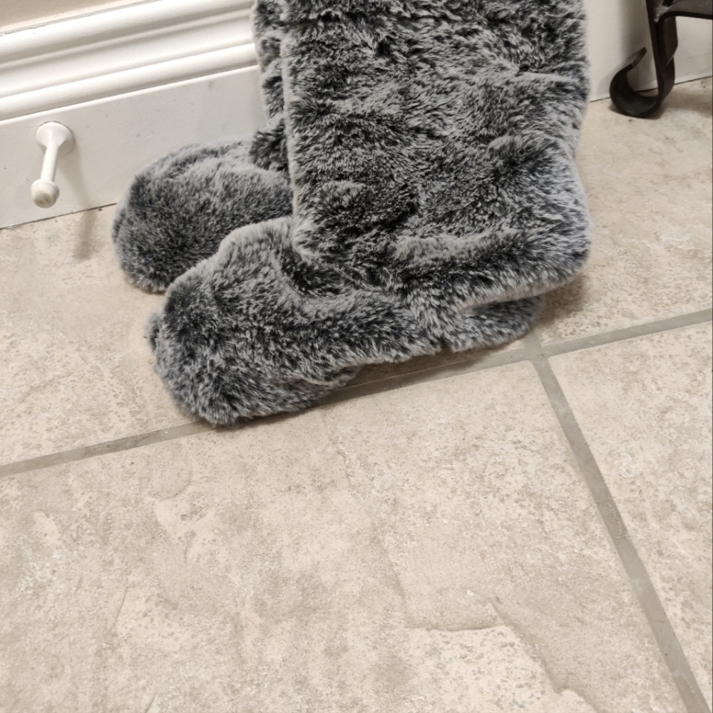 Soft fuzzy heated slippers
